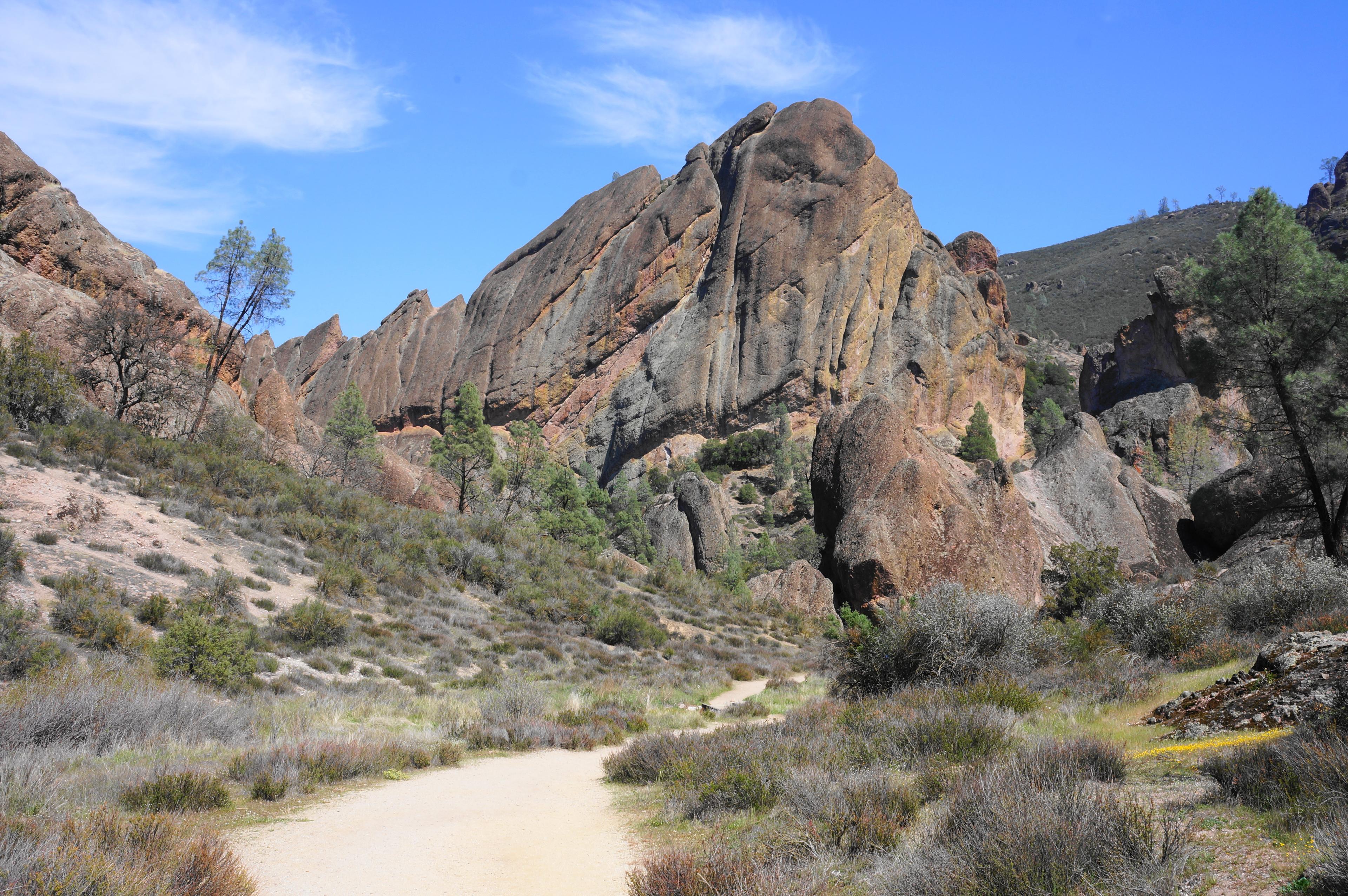 Balconies Cave Trail